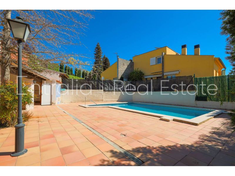 Foto d77cc3ac-3c72-422b-bc27-fe55346d846a. Casa amb calefacció aparcament piscina a Cassà de la Selva