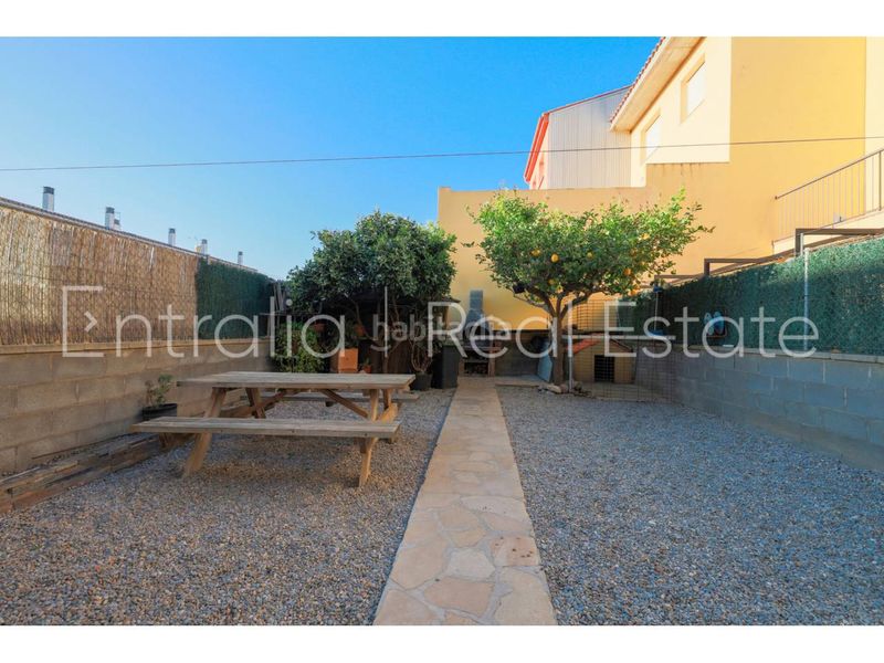 Foto 6ca38fa3-8e54-4b11-b272-47b844f86e73. Casa adossada amb calefacció aparcament a Vilamalla