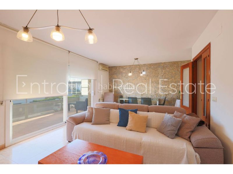 Foto b039220d-ae4d-404c-a6a2-b1136db2508e. Casa adossada amb calefacció aparcament a Vilamalla