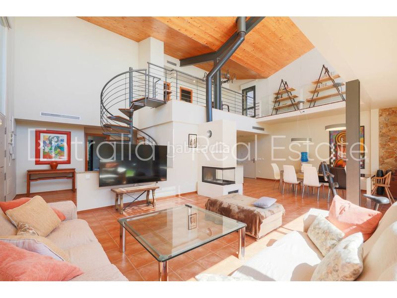 Foto 49590cec-1a1b-4286-a574-3787d8a5be6d. Casa amb calefacció aparcament piscina a Albons
