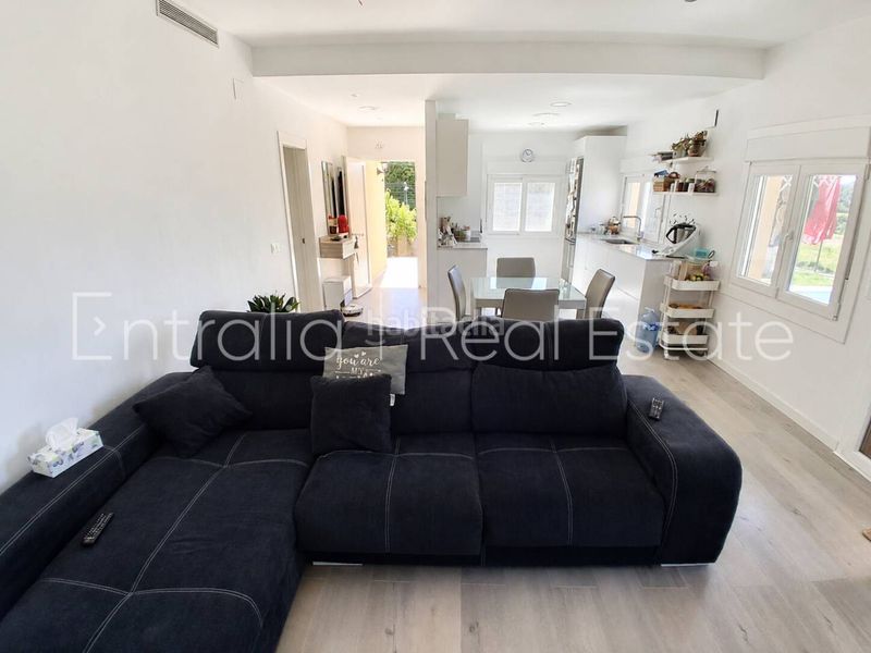 Foto c2e4be5e-9b2d-499a-a811-a19eee739e6b. Casa amb calefacció aparcament piscina a Bàscara