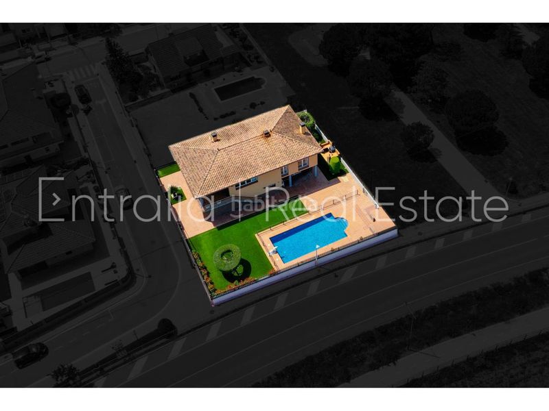 Foto 7564384f-d06e-4e30-98fd-4915cc0c856a. Casa amb aparcament piscina a Vilamalla