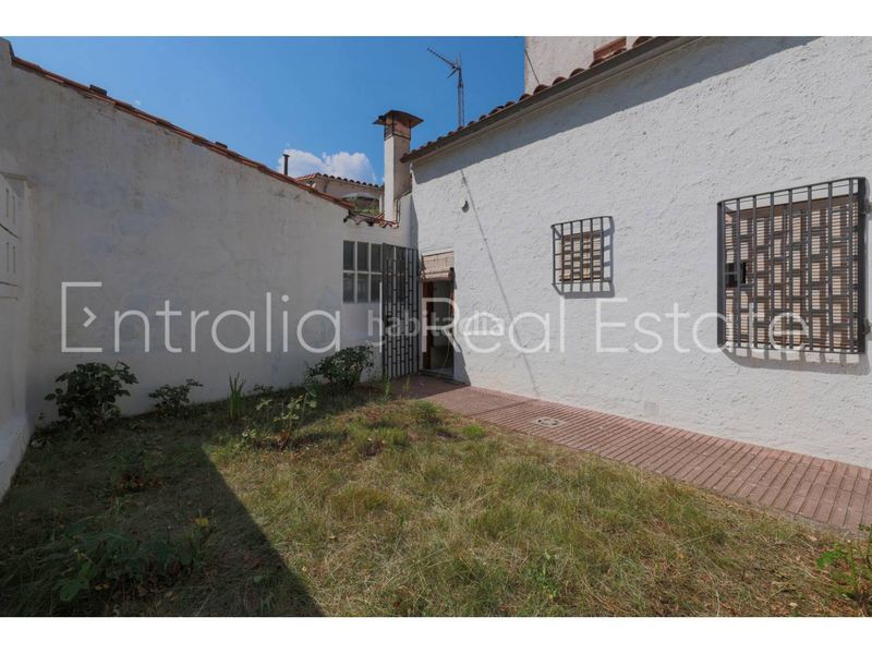 Foto 1e0f1c80-f2bf-44cb-af71-864cee176ae0. Casa adossada amb aparcament a Ripoll