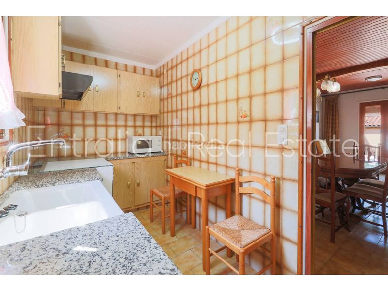 Foto 30a10d96-e6a4-45ff-b505-74b7effa1970. Casa adossada amb aparcament a Ripoll