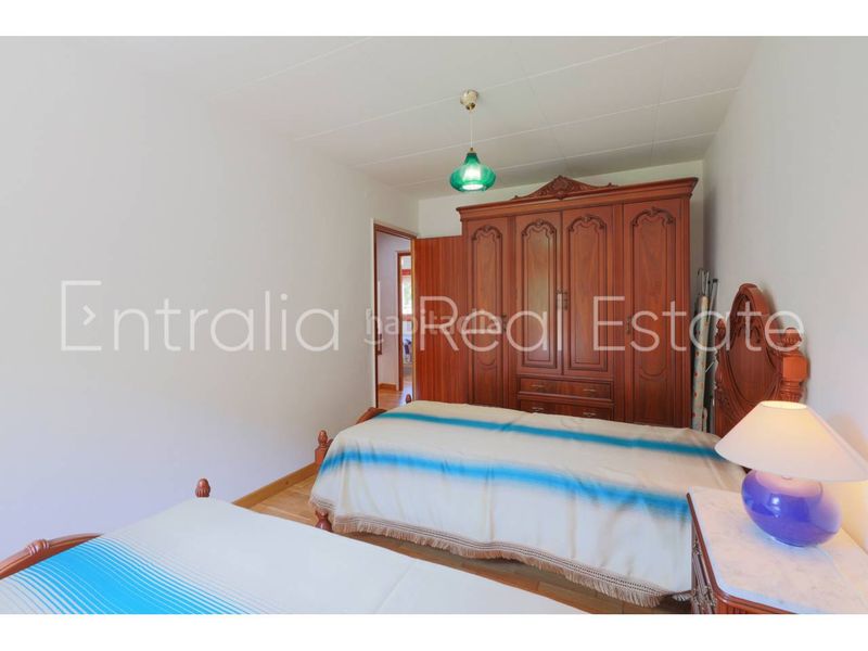 Foto 4e985676-7dcb-4e71-bf7a-bf061a2dff94. Casa adossada amb aparcament a Ripoll