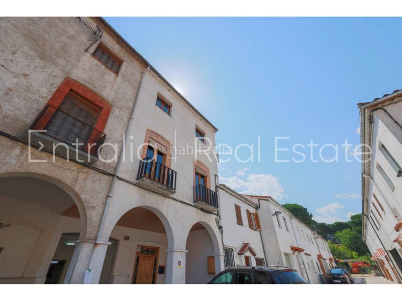 Foto 8e69ffa3-0b67-4e5e-99ca-c6e4bd9e3bb6. Casa adossada amb aparcament a Ripoll