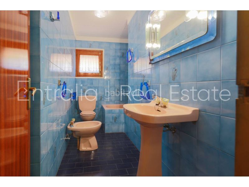 Foto 9278dca0-f51d-4b7a-a5ee-d7c3c5a660b4. Casa adossada amb aparcament a Ripoll