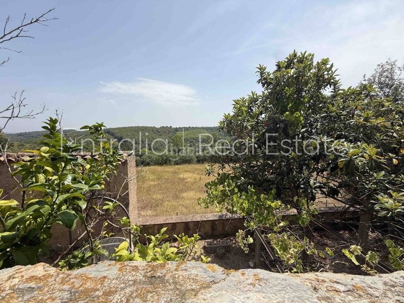 Foto 9fc08e67-80d6-4105-ad18-a89707190986. Masia amb aparcament a Celrà
