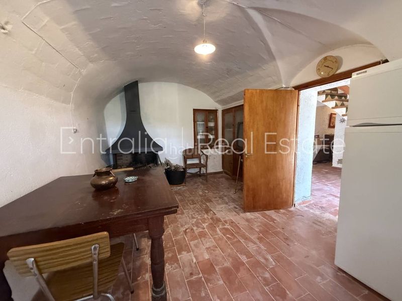 Foto f1064f14-26e4-4c47-add0-59494998abcd. Masia amb aparcament a Celrà