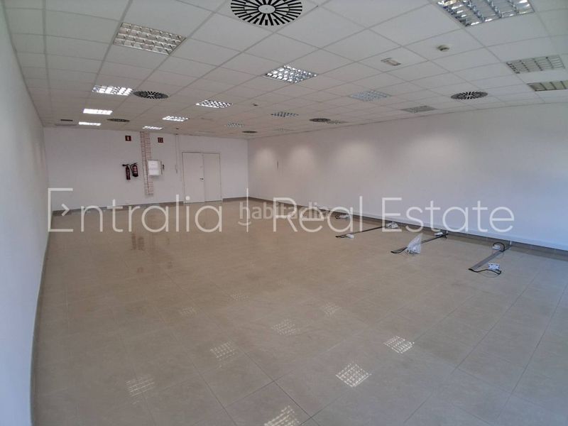 Foto 8d6ed6d8-804e-497a-8a90-f8d2108f7e8b. Local comercial a Celrà