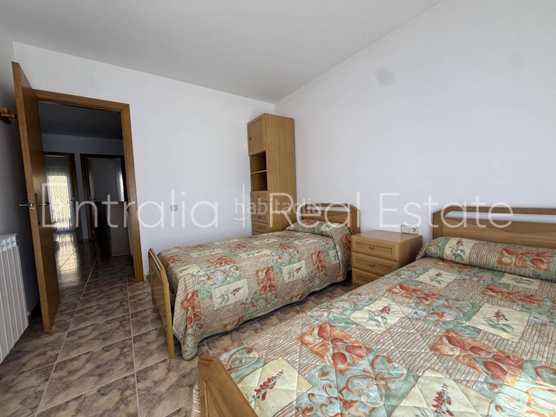 Foto 1ea91f53-4baf-47a7-9319-aedab27e692b. Casa adossada amb aparcament a Campdevànol