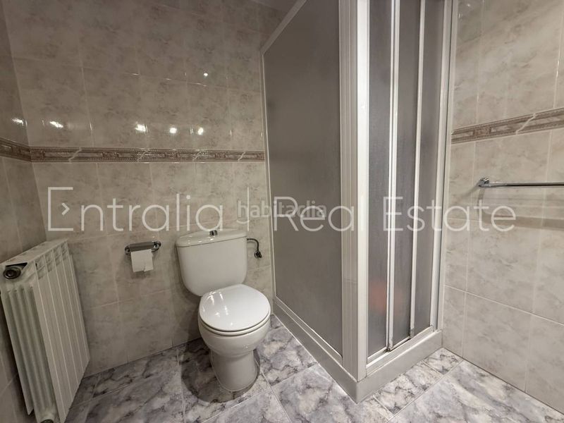 Foto a39d6632-e9df-4741-845f-e31ce46c00c0. Casa adossada amb aparcament a Campdevànol