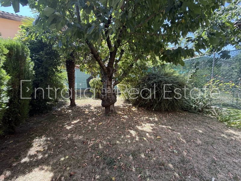 Foto c88702a1-cdf6-4eba-ad3b-f4a0f822ce01. Casa adossada amb aparcament a Campdevànol