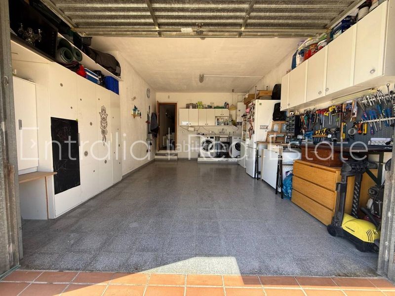 Foto 0c42a47a-66c3-491c-848c-c0230182396d. Casa aparellada amb calefacció aparcament a Vilablareix