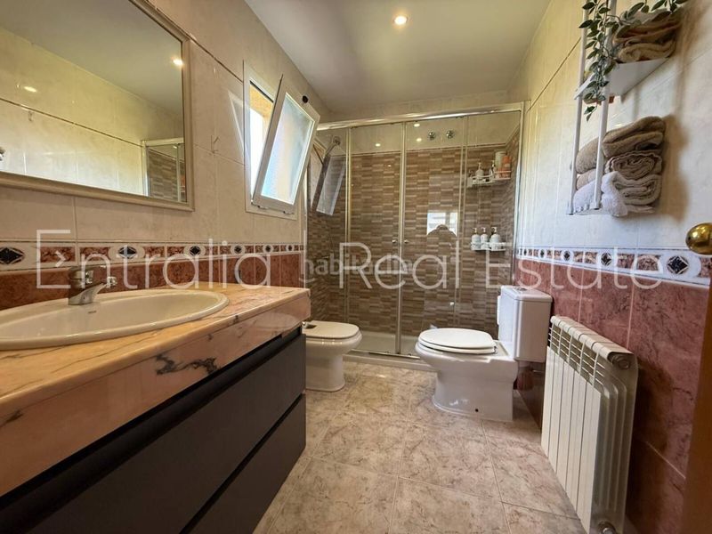 Foto 1aa78086-c501-4833-a24a-2b4fc58041dd. Casa aparellada amb calefacció aparcament a Vilablareix