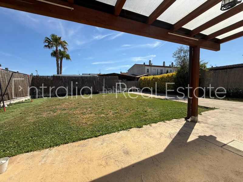 Foto 8d10e347-556a-4f37-a997-d4720578a0a7. Casa aparellada amb calefacció aparcament a Vilablareix
