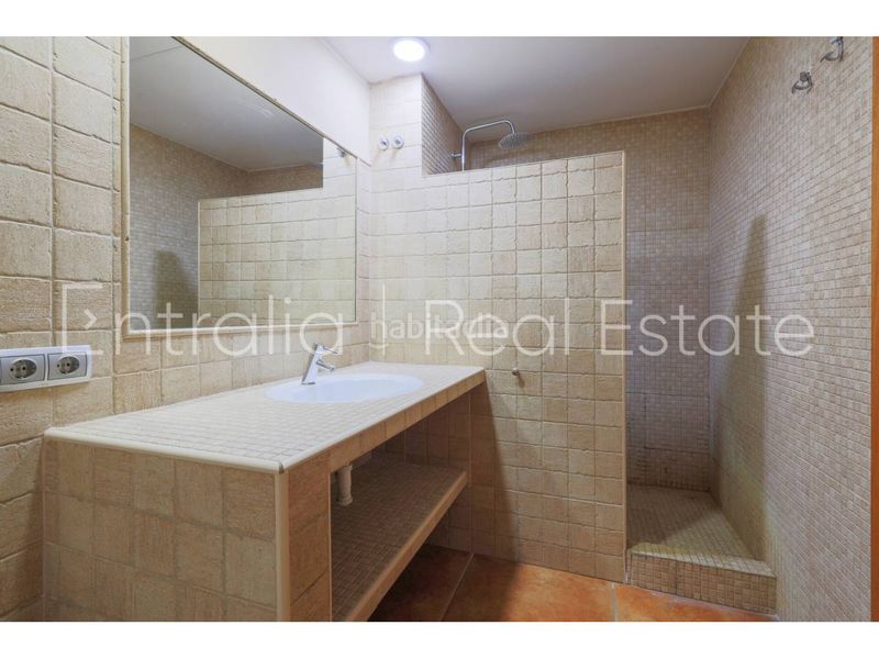 Foto 4d70fc66-cf7d-4cd1-aa95-af03fa719029. Casa adossada amb calefacció aparcament a Celrà