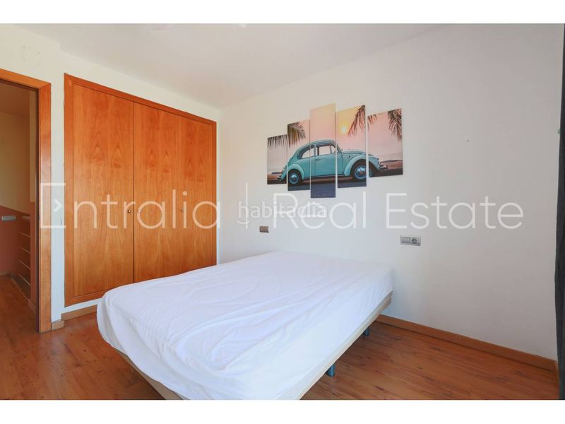 Foto ae9abbcc-c713-42e5-ba58-471834a3fce9. Casa adossada amb calefacció aparcament a Celrà