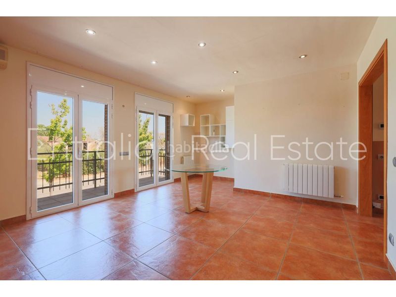 Foto d65560ff-b59d-43e9-a53f-f4793b0c156d. Casa adossada amb calefacció aparcament a Celrà