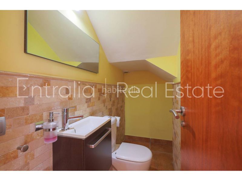 Foto f7dfd436-e00f-4847-a4b5-346aa6636f5d. Casa adossada amb calefacció aparcament a Celrà