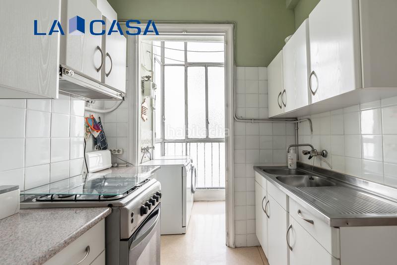 Foto d15f8f32-a933-4c36-b670-76ab318dc635. Piso en Vallehermoso Madrid