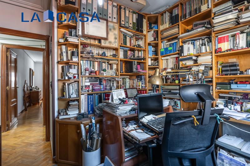 Foto fa9b9c53-a42d-46f5-8821-37833389f89d. Appartement avec chauffage parking dans Numancia Madrid