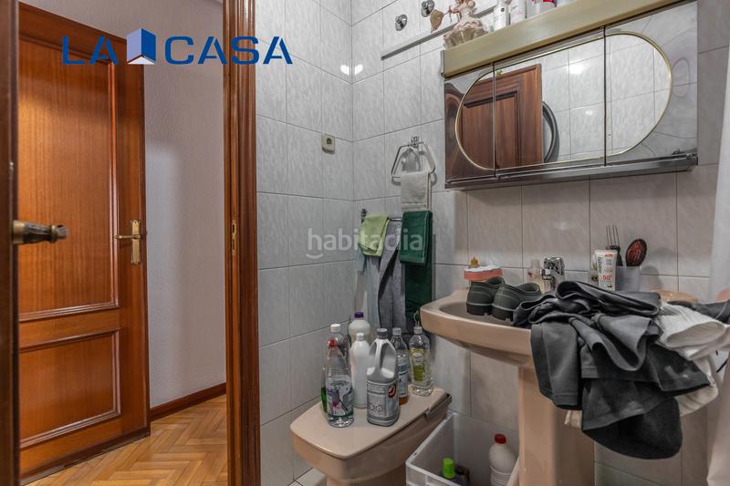 Foto 5c6bddfa-0254-4ea5-a761-93646229e4d7. Pis amb calefacció aparcament a Numancia Madrid