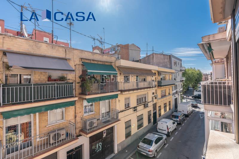 Foto b431d3e4-55bd-4e7e-a80f-b6e6174a74aa. Piso en Numancia Madrid