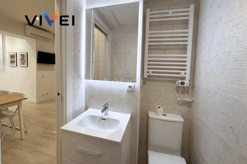 Foto f8e93321-4d8d-4d9e-a7ec-74f4f4ebc954. Pis a Embajadores-Lavapiés Madrid