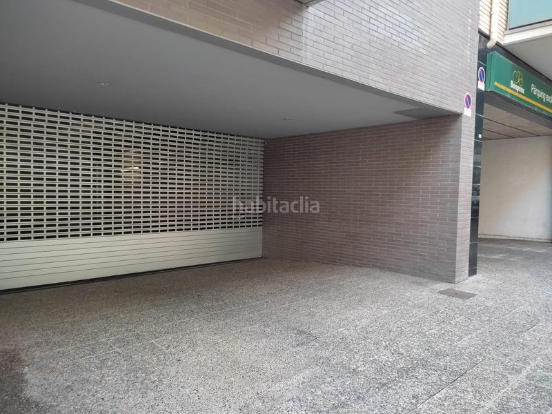 Foto 00843054-b743-4d14-90a4-43974a6b99d5. Aparcament cotxe a La Devesa Girona