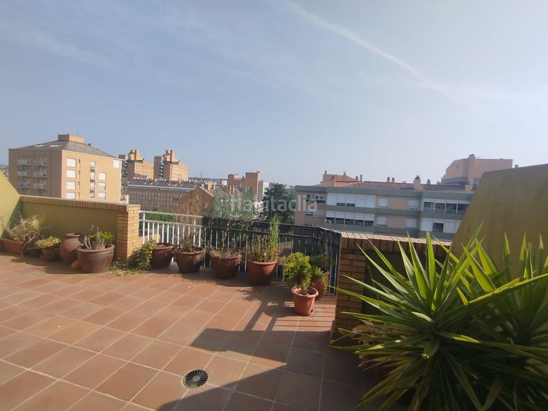 Foto 5859d05c-37e7-48e9-932b-6285ac664df2. Lloguer àtic amb calefacció aparcament a Eixample Nord Girona
