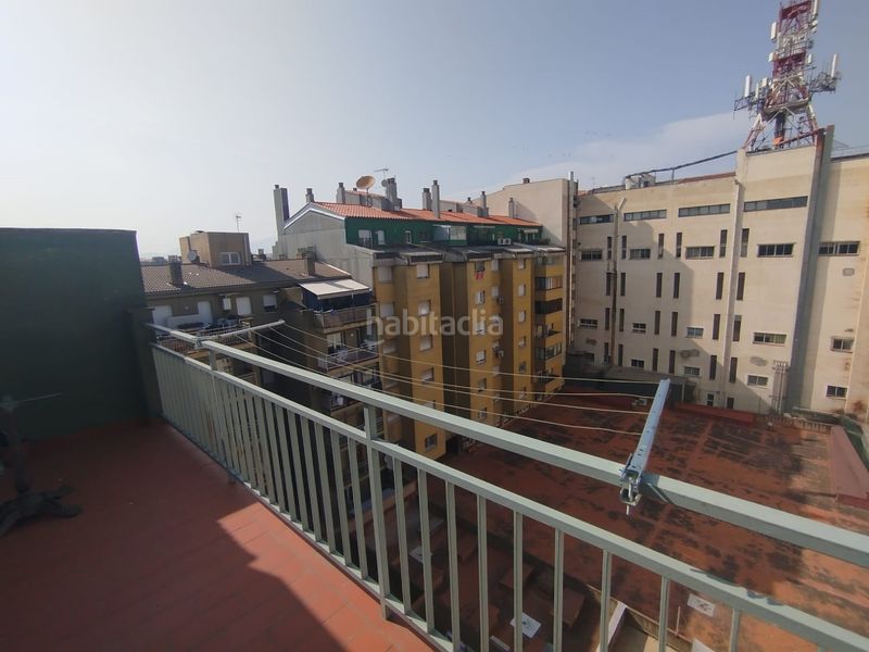 Foto cfd8828c-1dd5-4b84-95bd-c4fe23ac1a69. Lloguer àtic amb calefacció aparcament a Eixample Nord Girona