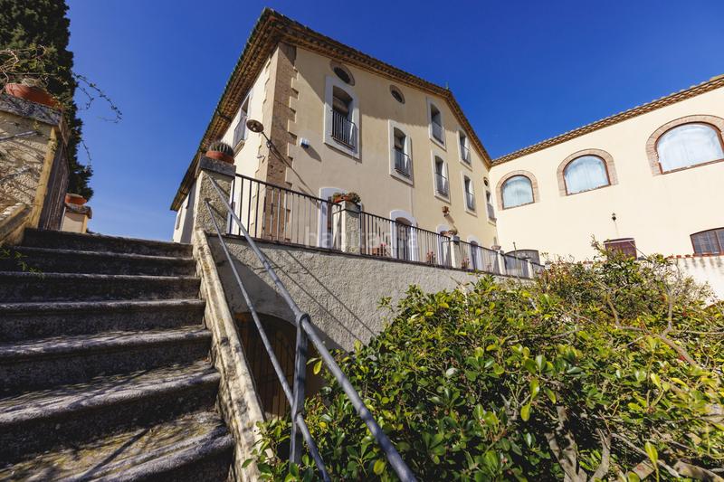 Foto 3741c08c-406b-4994-b0d2-747711ed481c. Casale con riscaldamento parcheggio piscina in Borrassà