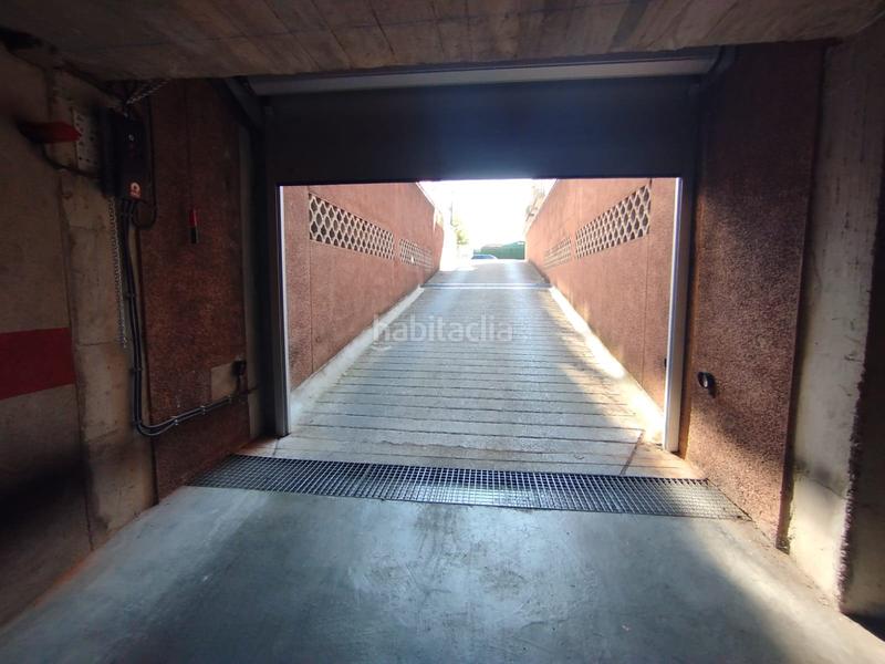 Foto ed82c8d5-4d1a-4005-b2ad-d166df3bf7fb. Autoparkplatz in Mas Xirgu Girona