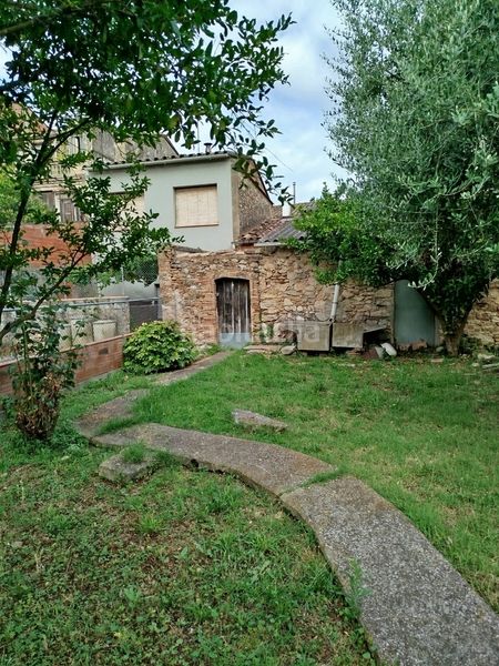 Foto cb44e29b-3a37-45fc-92ef-092ae129e70d. Casa adossada amb aparcament a Pont Major - Pedret - Campdorà Girona