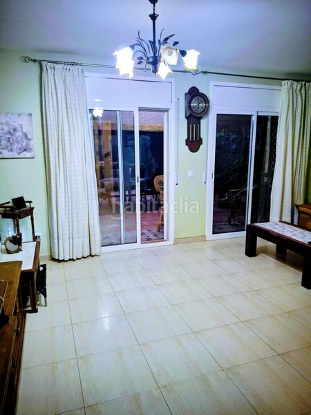 Foto faae4e0e-ae5c-4040-a289-5af3f160f9da. Casa aparellada amb calefacció aparcament a Caldes de Malavella