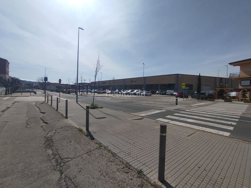 Foto 0ebd7495-fbc2-418d-841c-f61927e7e7ec. Affitto locale commerciale in Sant Julià de Ramis