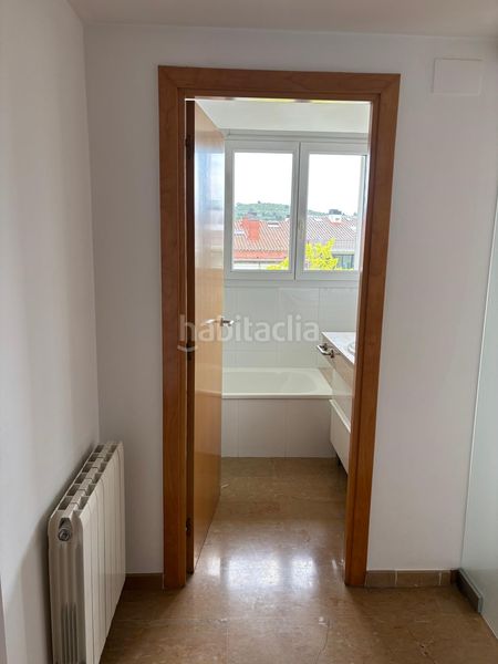 Foto e6e5cccc-fa67-4145-afad-6ca390028b0d. Affitto duplex con riscaldamento parcheggio in Eixample Sud-Migdia Girona