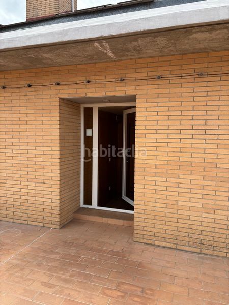 Foto 4f0e45e9-42e5-4971-b9b2-49e146b8255c. Lloguer dúplex amb calefacció aparcament a Eixample Sud-Migdia Girona