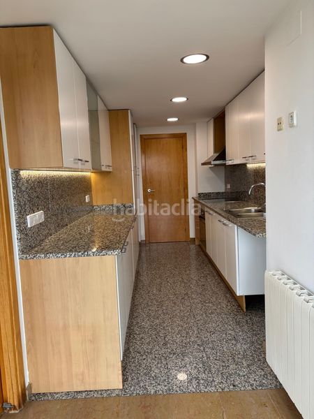 Foto 06e848d2-3a3b-45bd-82df-bfa4767369a0. Location duplex avec chauffage parking dans Eixample Sud-Migdia Girona