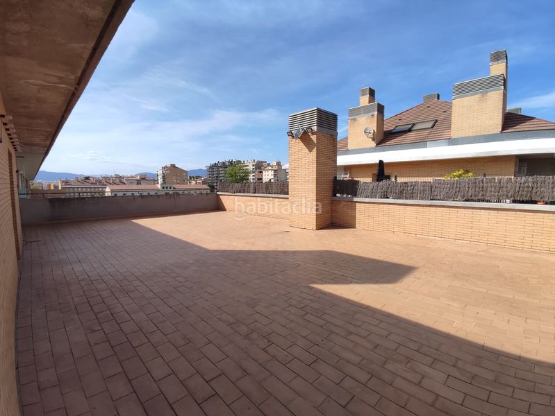Foto 85bce9c2-d0c9-48c1-9102-ee14c43759e5. Rent duplex with heating parking in Eixample Sud-Migdia Girona