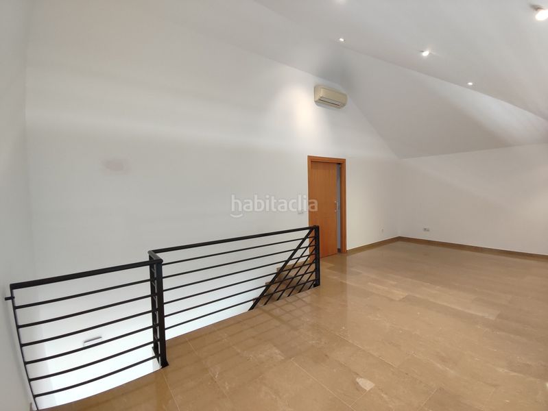 Foto 8cd5c140-9dde-4ac9-bbe6-1a7f8fc62604. Rent duplex with heating parking in Eixample Sud-Migdia Girona