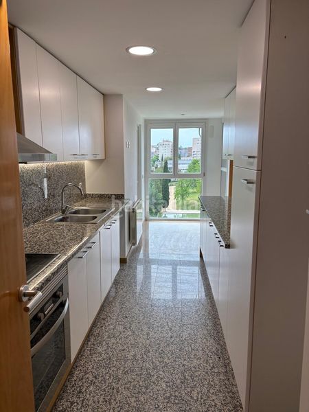 Foto 97418855-300a-4bb0-8c19-b6b7024eb4b9. Rent duplex with heating parking in Eixample Sud-Migdia Girona