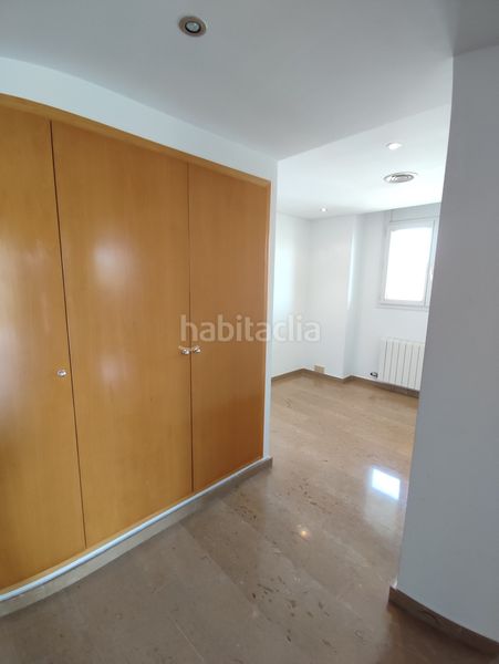 Foto c8ae149f-e151-4e63-b6b9-b05c7c4e70d5. Rent duplex with heating parking in Eixample Sud-Migdia Girona