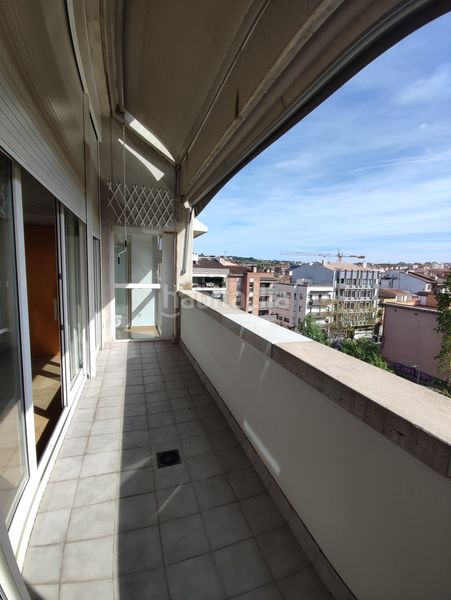 Foto cbe5d97f-a3f3-440e-9261-6ccef3262fe4. Rent duplex with heating parking in Eixample Sud-Migdia Girona