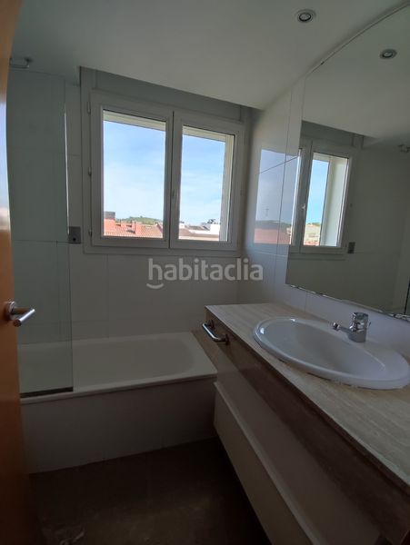 Foto fa12e2d9-7323-4dfb-b83a-5d24fe96f620. Rent duplex with heating parking in Eixample Sud-Migdia Girona