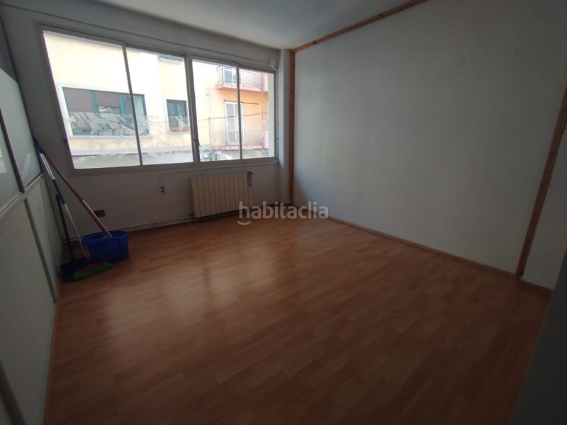 Foto 8c7b42e6-7eab-48cd-9878-61974b337360. Miete büro mit heizung in Eixample Nord Girona