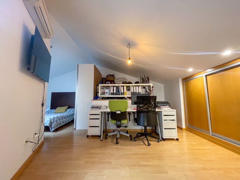 Foto 73bf289e-1c42-48c0-8e38-4f1b26b33b16. Affitto duplex con riscaldamento parcheggio in Eixample Sud-Migdia Girona