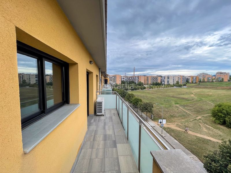 Foto 7a02b33d-d400-48c4-a6fb-56c0a2d241ed. Affitto duplex con riscaldamento parcheggio in Eixample Sud-Migdia Girona