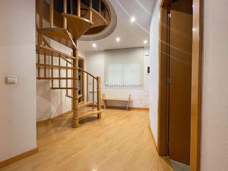 Foto b9dcf757-78fc-4937-b5a5-a95656c7b79e. Affitto duplex con riscaldamento parcheggio in Eixample Sud-Migdia Girona